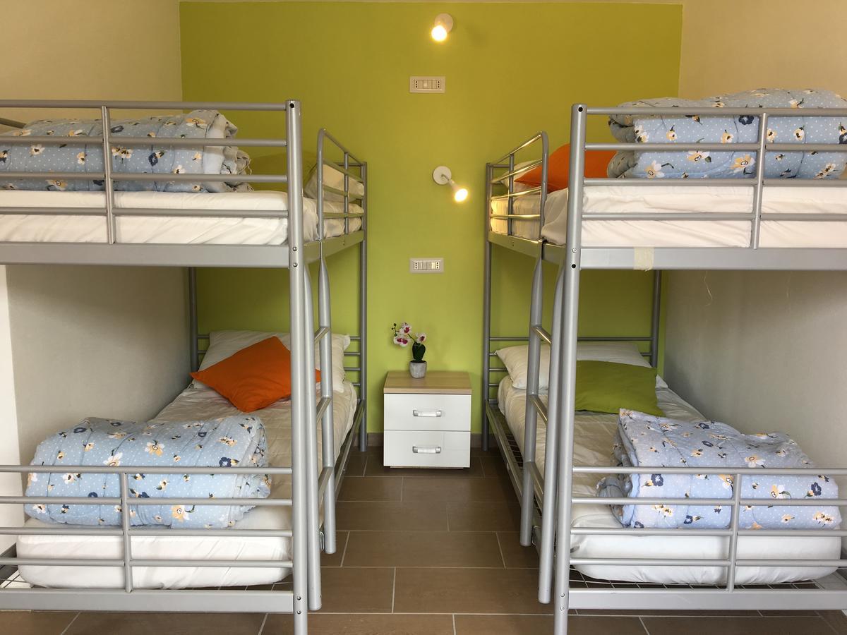 Ostello Casa Emmaus Maccagno Eksteriør billede