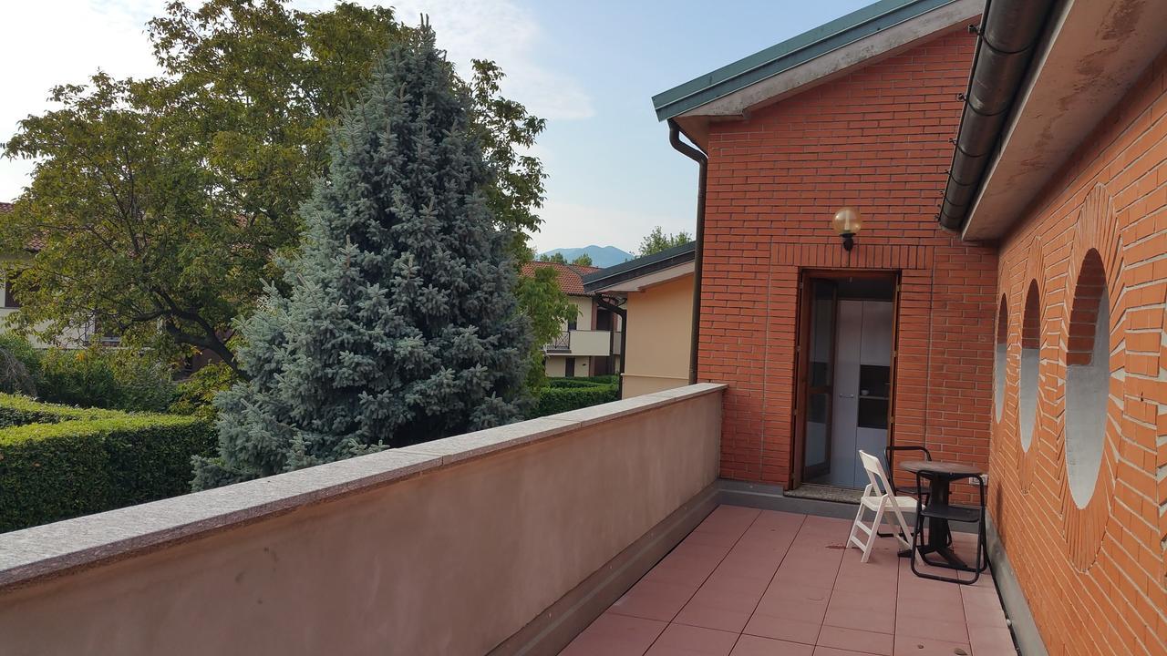 Ostello Casa Emmaus Maccagno Eksteriør billede